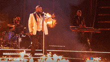 Fiery Performance The Voice GIF - Fiery Performance The Voice Singing On Stage GIFs