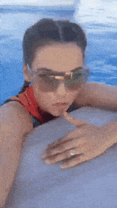 Alinarin Liking GIF