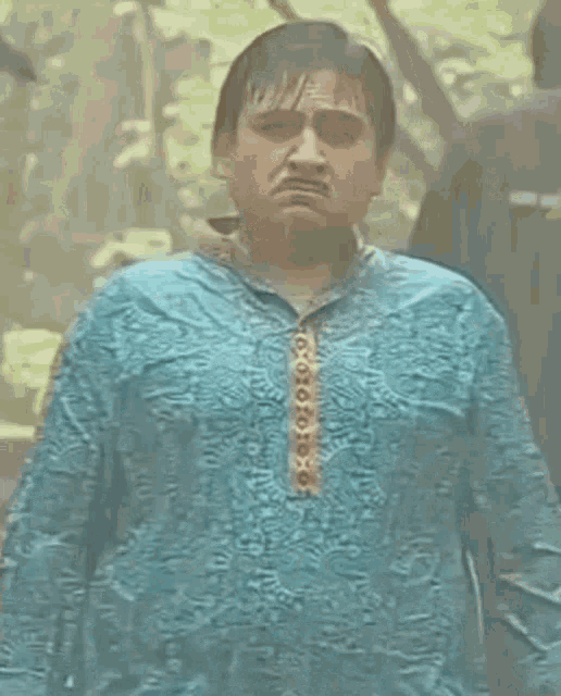 a man in a blue shirt with the word hyparam on the bottom right