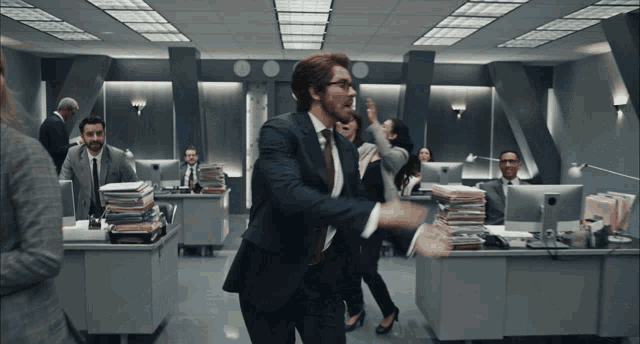 The Man Taylor Swift Gif - The Man Taylor Swift Music Video - Discover &  Share Gifs