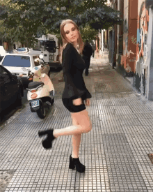 Pose Foot Up GIF - Pose Foot Up Smile GIFs