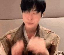 Doyoung Listening Nct GIF - Doyoung Listening Nct Nct 127 GIFs