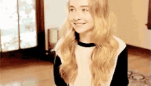 Emilia Sabrina Carpenter GIF - Emilia Sabrina Carpenter Laugh GIFs
