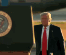 Donald Trump Losing Balance GIF - Donald Trump Losing Balance Potus GIFs