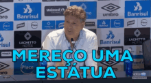 Renato Gaúcho / Renato Portaluppi/ Grêmio / Tricampeão / Libertadores / Estátua GIF - Gremio Champion Libertadores GIFs