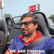 We Are Finding Some Professionals Mohit Israney GIF - We Are Finding Some Professionals Mohit Israney Global Esports GIFs