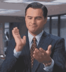 Roland Wolf Of Wall Street Clapping GIF - Roland Wolf Of Wall Street Clapping GIFs