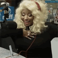 Nicki Minaj Radio GIF - Nicki Minaj Radio Laughing GIFs