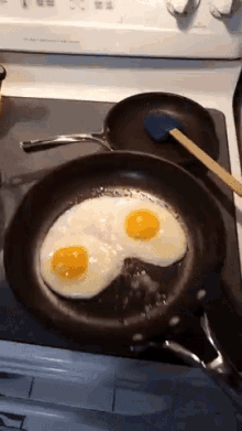 eggs flip breakfast cooking