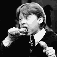 Hungry GIF - Ron Weasly Harry Potter Rupert Grint GIFs