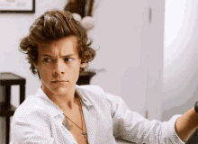 One Direction Harry Styles GIF - One Direction Harry Styles Looking GIFs