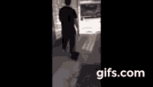 Telecentro Enojado GIF - Telecentro Enojado Walking GIFs