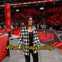 Bayley What Is Happening GIF - Bayley What Is Happening GIFs