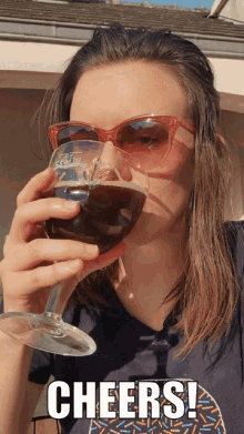 Trinque Cheers GIF - Trinque Cheers Beer GIFs
