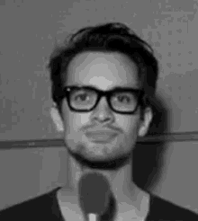 Brendon Urie Kiss GIF - Brendon Urie Kiss Interview GIFs