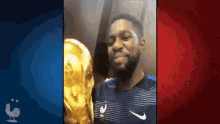 منتخب فرنسا أبطال كاس العالم 2018 بريزنيل كيمبامبي GIF - Presnel Kimpembe French GIFs