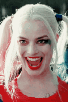 harley quinn margot robbie suicide squad tongue out