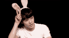Seventeen Finger Quotes GIF - Seventeen Finger Quotes Fingers GIFs
