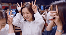 Hyeri Kpop GIF - Hyeri Kpop Peace Sign GIFs