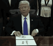 Trump Draws GIF