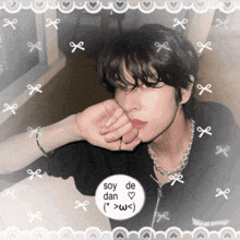 a picture of a boy with the words soy de dan