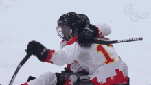 Emotional Hug Para Ice Hockey GIF - Emotional Hug Para Ice Hockey Zhu Zhanfu GIFs