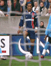 Ronaldinho Defenders GIF - Ronaldinho Defenders Strikers GIFs