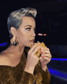 Katy Perry Hamburger GIF - Katy Perry Hamburger Yummy GIFs