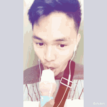 Jaywa1ker Vlogs Jay Bautista GIF - Jaywa1ker Vlogs Jay Bautista Ice Cream GIFs