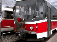 Hrou Terorovou Tram GIF - Hrou Terorovou Tram Train Surfing GIFs