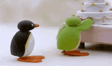 Penguin Mischievous GIF - Penguin Mischievous GIFs