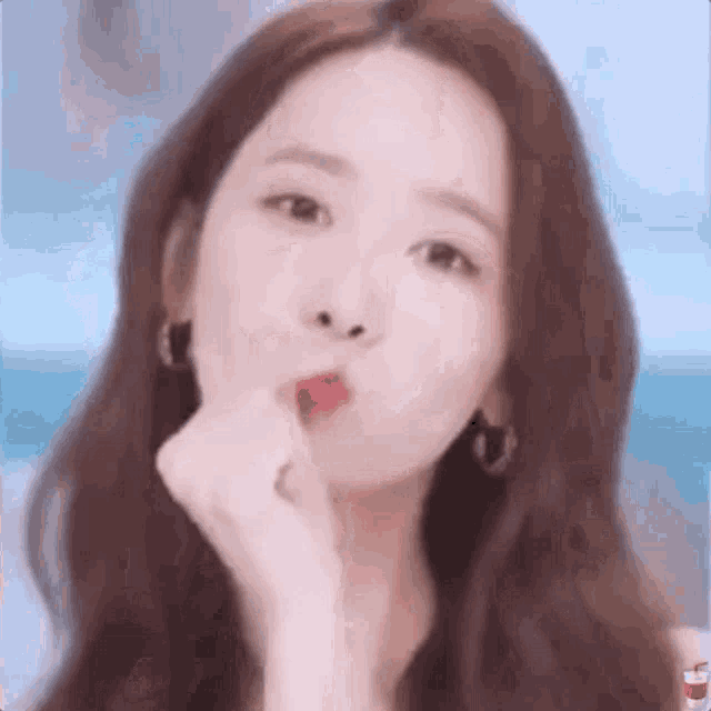 Yoona mignon gif