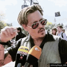 Johnny Depp Sunglasses GIF - Johnny Depp Sunglasses Tattoo GIFs