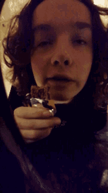 Dawi Eating GIF - Dawi Eating Chocolate Bar GIFs