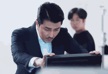 Cha Seung Won Looking At The Monitor GIF - Cha Seung Won Looking At The Monitor Looking At The Computer GIFs