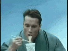 Arnold Schwarzenegger Noodles GIF - Arnold Schwarzenegger Noodles Lunch GIFs