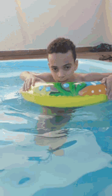 Kid Swim GIF - Kid Swim Pool GIFs