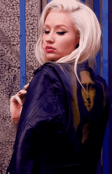 Iggy Azalea I See You GIF - Iggy Azalea I See You Looking GIFs