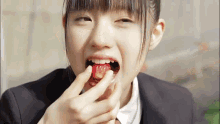 Eat Strawberry GIF - Eat Strawberry Muto Ayami GIFs