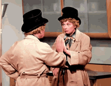 I Love Lucy Lucille Ball GIF - I Love Lucy Lucille Ball Harpo Marx GIFs
