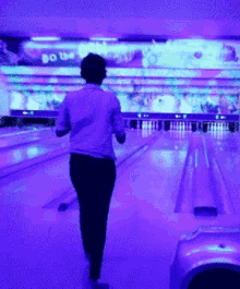 Bowling Throw GIF - Bowling Throw Mandy GIFs