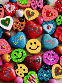 Emoji Ladybug GIF - Emoji Ladybug Heart GIFs