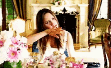 Amanda Bynes Eating GIF - Amanda Bynes Eating Shes The Man GIFs