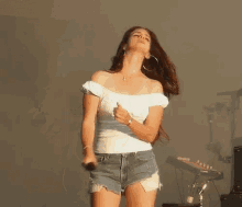 Lana Del Rey Dance GIF - Lana Del Rey Dance Sing GIFs