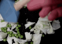 완두콩 양배추 요리 볶음 GIF - Peas Cabbage Cooking GIFs