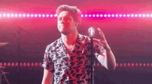 Niall Horan Singing GIF - Niall Horan Singing Jamming GIFs