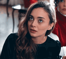 Damla Sönmez GIF