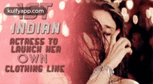 1stindianactress Tolaunch Neaownclothing Line.Gif GIF - 1stindianactress Tolaunch Neaownclothing Line Kareena Kapoor Hindi GIFs