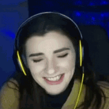Laughing Amelia Hersee GIF - Laughing Amelia Hersee Her Gaming GIFs