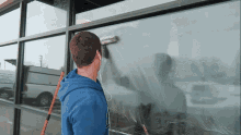 Learn To Wash Windows With The S Technique How To Clean A Window GIF - Learn To Wash Windows With The S Technique How To Clean A Window Window Cleaning GIFs